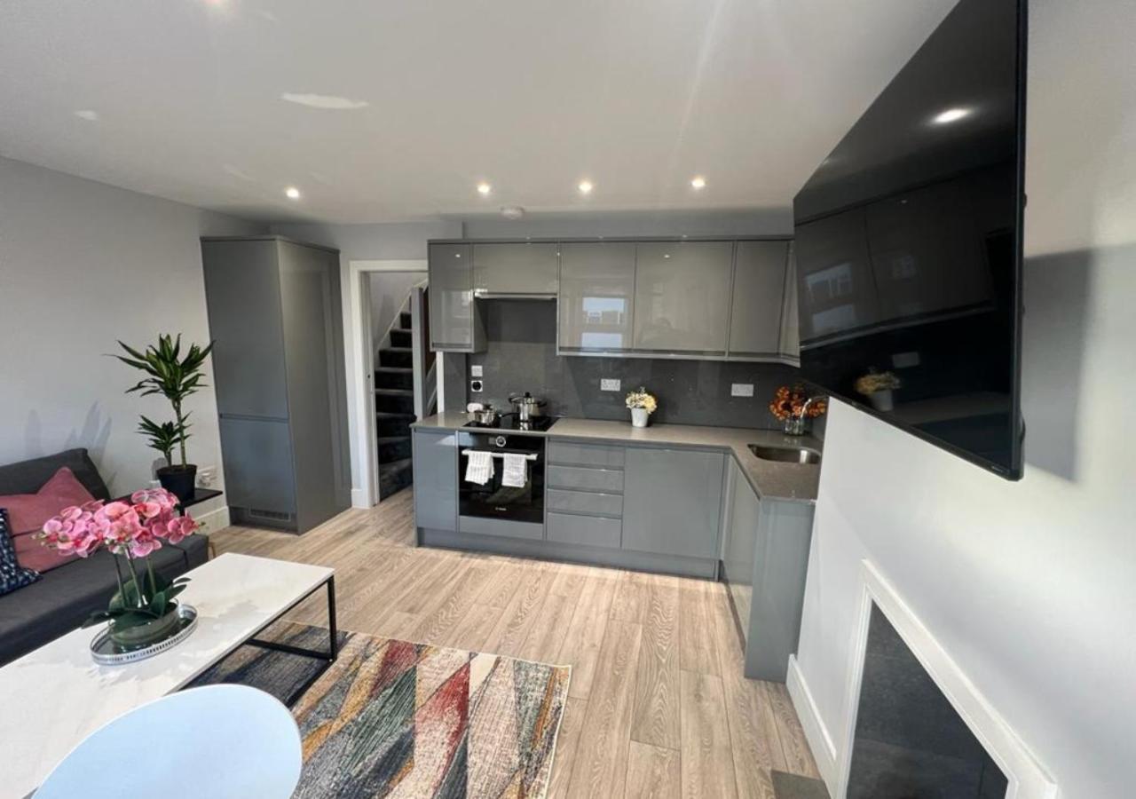 Aisiki Apartments At Stanhope Road, North Finchley, Airconditioned Multiple 2 Or 3-Bedroom, Pet-Friendly Duplex Flats, King Or Twin Beds, Airconditioned & Free Wi-Fi Exteriér fotografie
