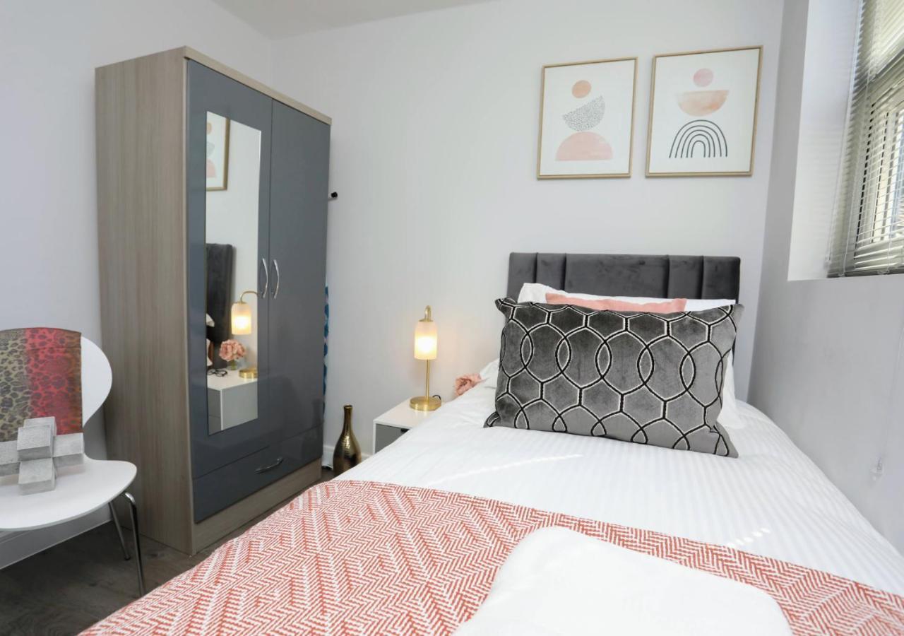 Aisiki Apartments At Stanhope Road, North Finchley, Airconditioned Multiple 2 Or 3-Bedroom, Pet-Friendly Duplex Flats, King Or Twin Beds, Airconditioned & Free Wi-Fi Exteriér fotografie